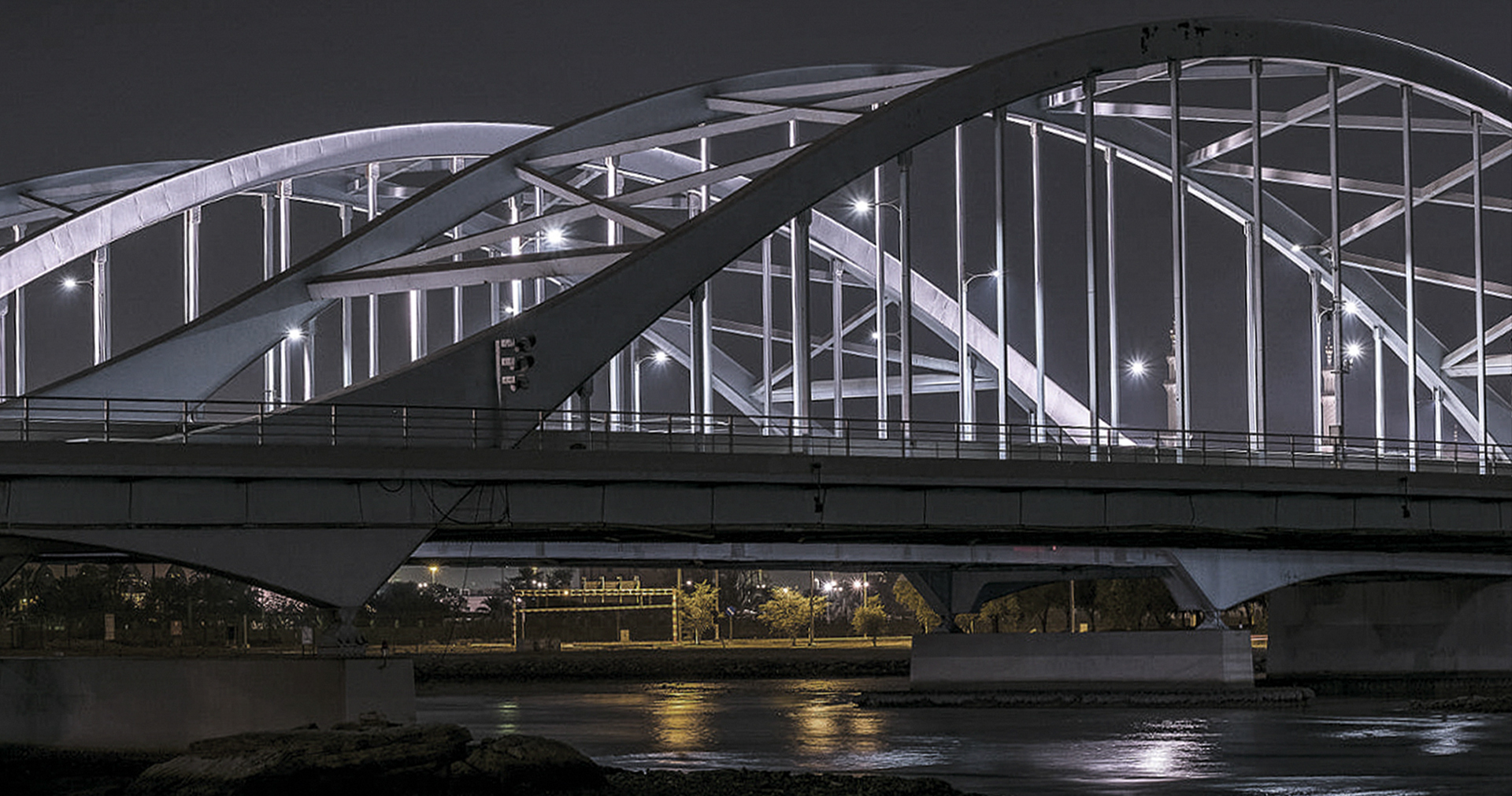 LED lighting of the Al Maqta bridge