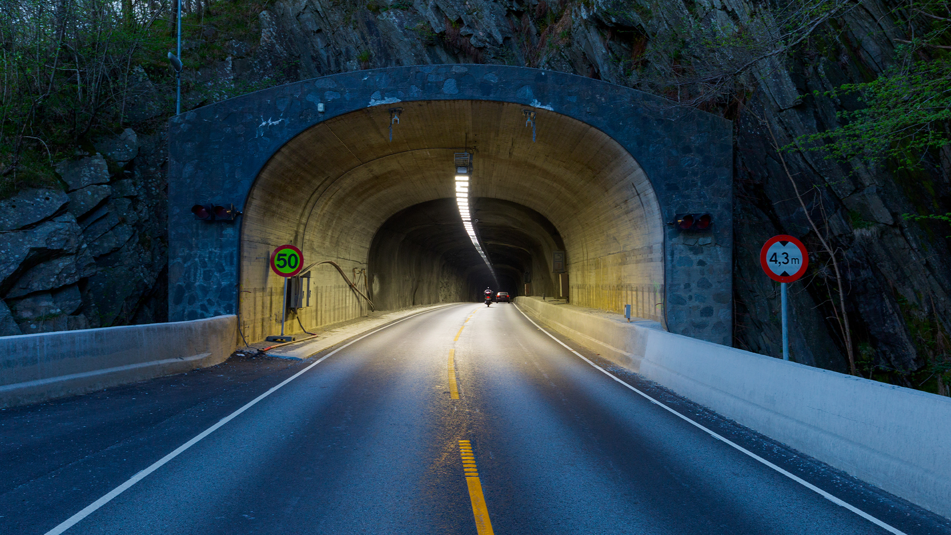 LED tunnel lighting of Mundalsberg Tunnel