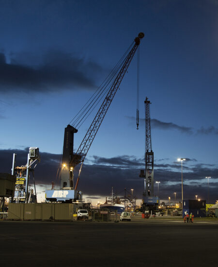 Large area floodlights